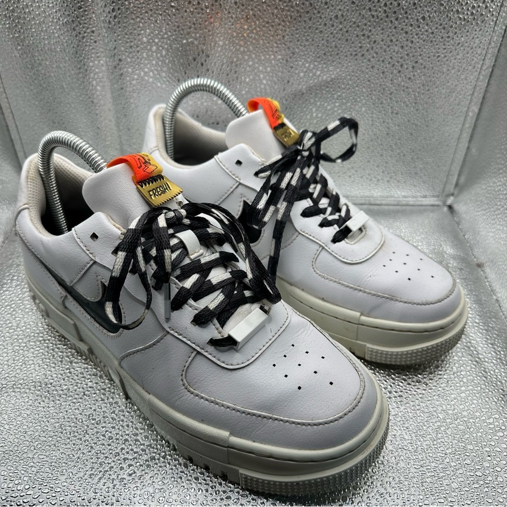 Nike Air‎ Force 1 Pixel SE Fresh Women's Size 8 White / Black Shoes Sneakers